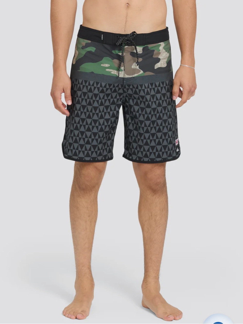 Quicksilver Surfsilk Hawaii Blockchild 20" Boardshorts size 40
Style QS000263Y